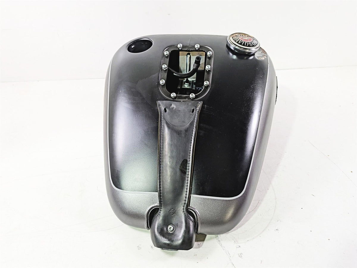 2017 Harley FLS Softail Slim Two Tone Fuel Tank - Dented - Read 61625-11 {{ shop.shopifyCountryName }} - Mototech271