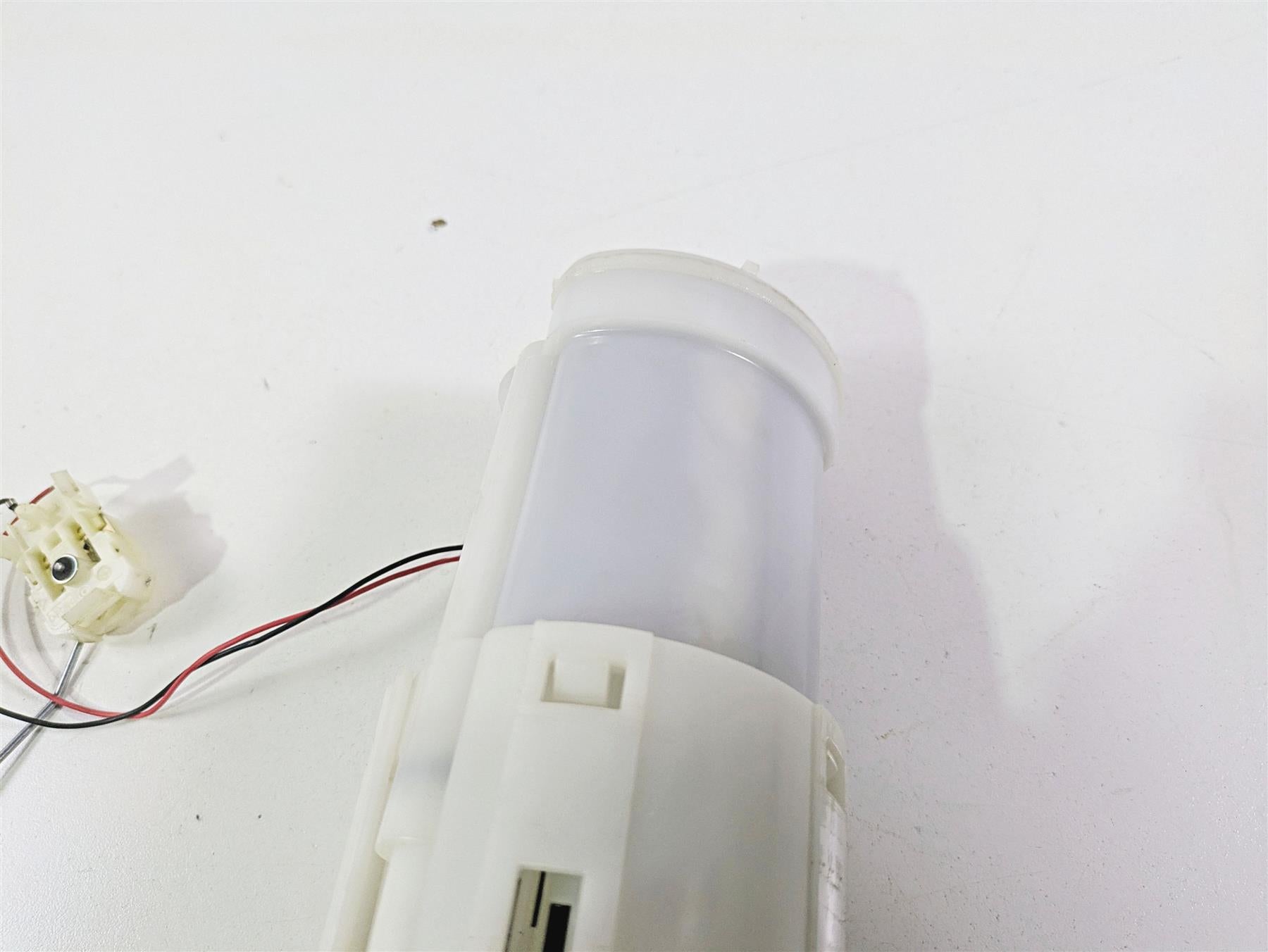 2024 Triumph Street Triple 765 R Fuel Gas Petrol Pump & Sending Unit T2400735 {{ shop.shopifyCountryName }} - Mototech271
