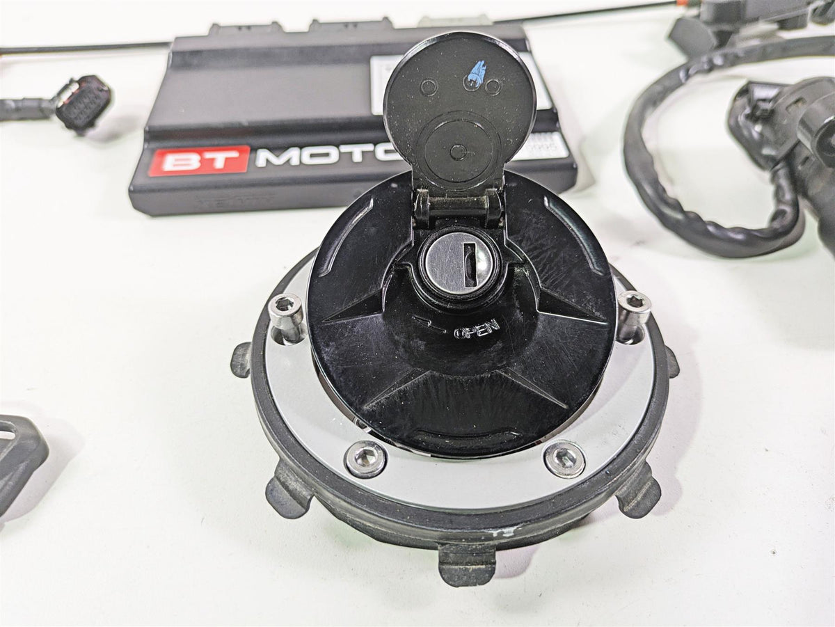 2024 Triumph Street Triple 765 R BT Moto Cdi & Ignition Switch Key Set T1298885 {{ shop.shopifyCountryName }} - Mototech271