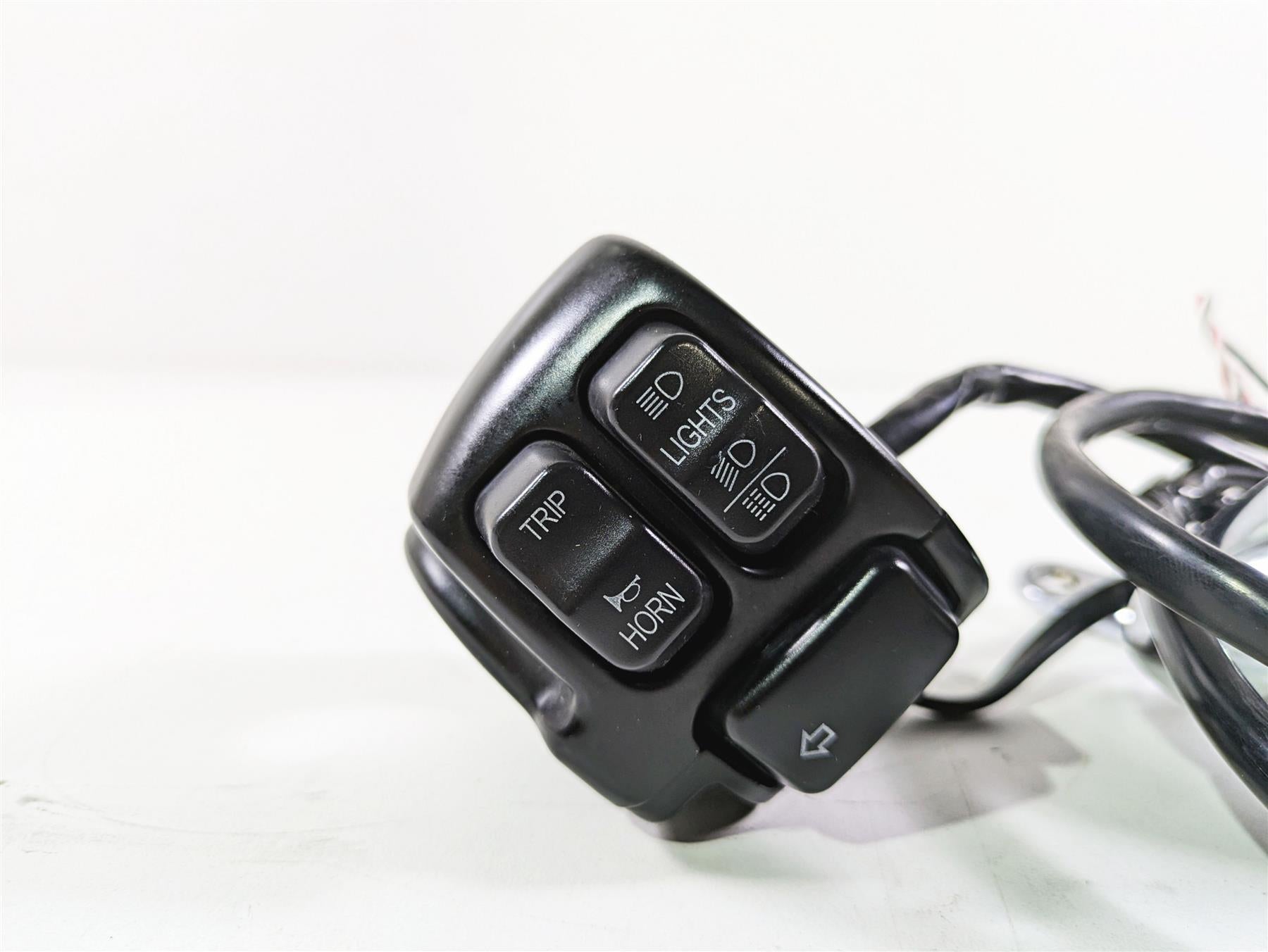 2014 Harley FXDL Dyna Low Rider Left Hand Control Switch Blinker - Read 72945-12 {{ shop.shopifyCountryName }} - Mototech271