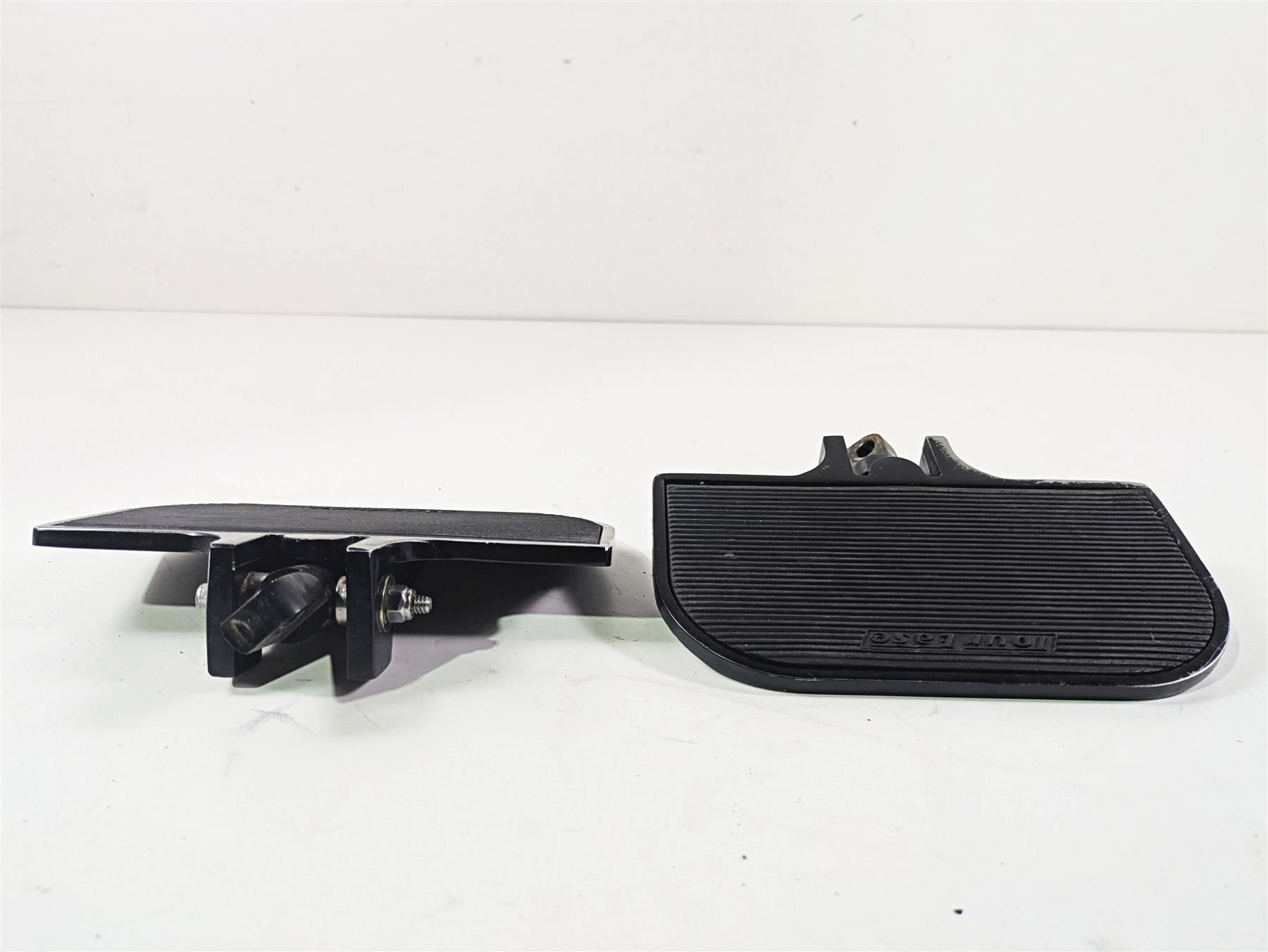 2009 Harley FXDC Dyna Super Glide CCE Tour Ease Front Floor Board Set 651808 {{ shop.shopifyCountryName }} - Mototech271