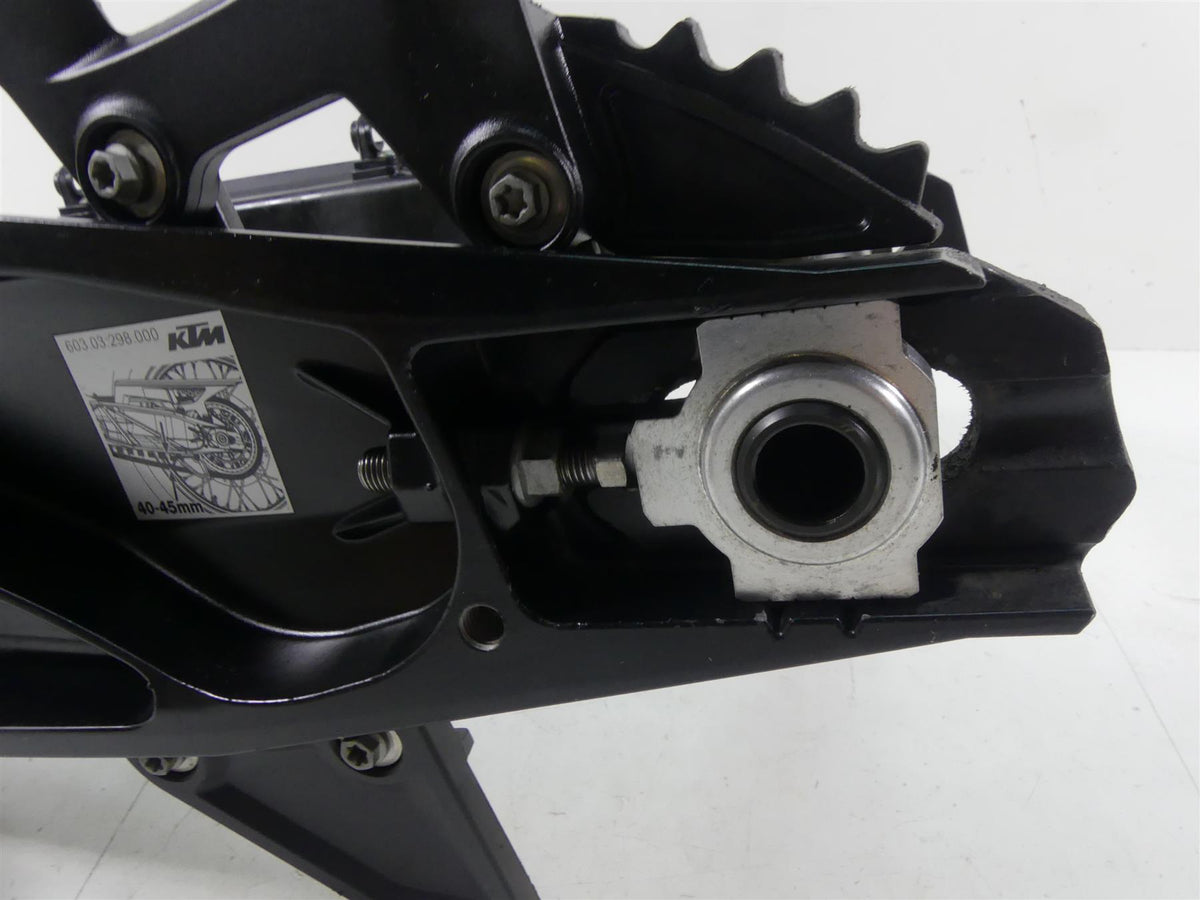 2015 KTM 1190 Adventure R Swingarm Swing Arm + Axle 60303298000 6070403004433 {{ shop.shopifyCountryName }} - Mototech271