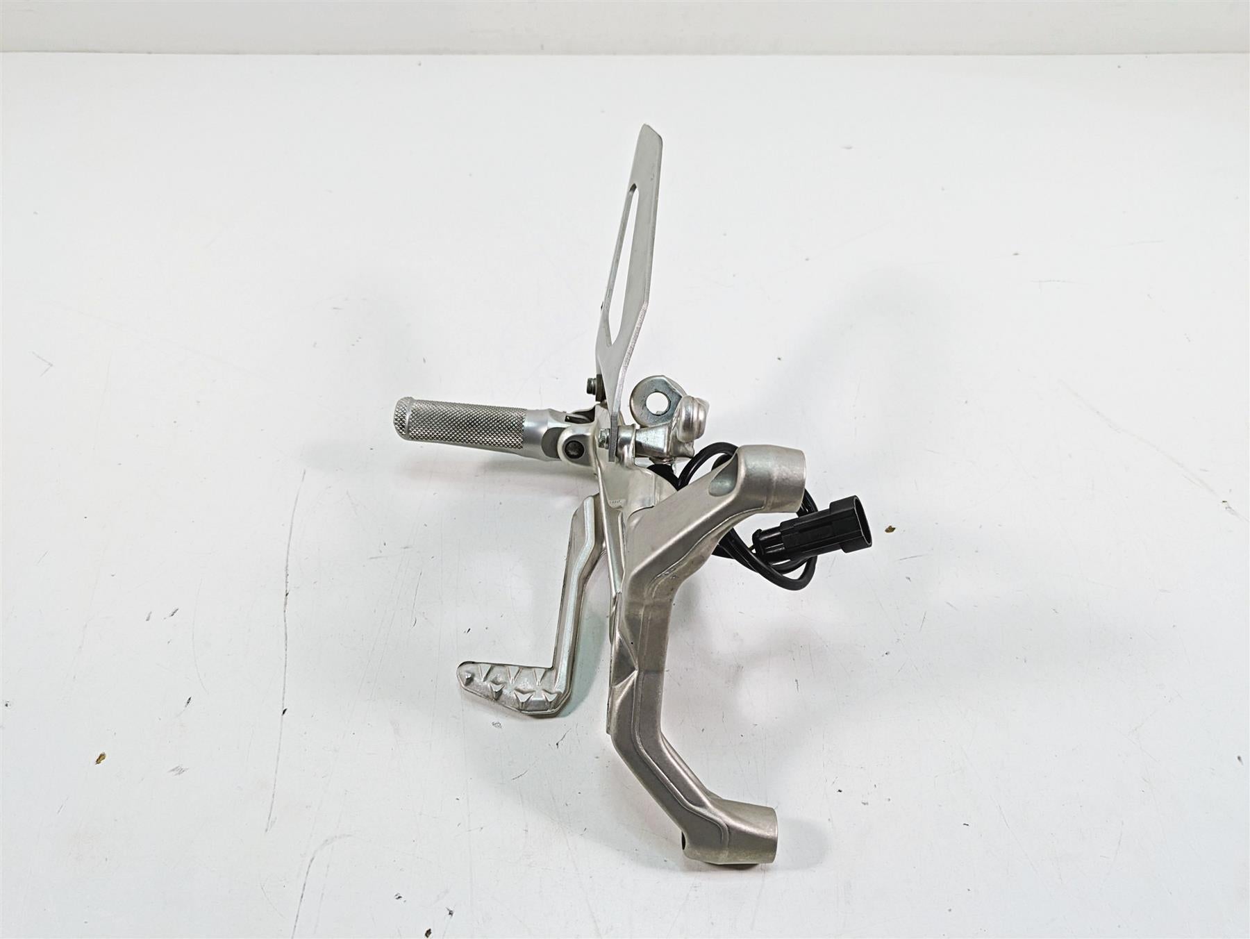 2016 Ducati Panigale 1299 S Right Footpeg Frame Mount & Brake Pedal 82411871BA {{ shop.shopifyCountryName }} - Mototech271