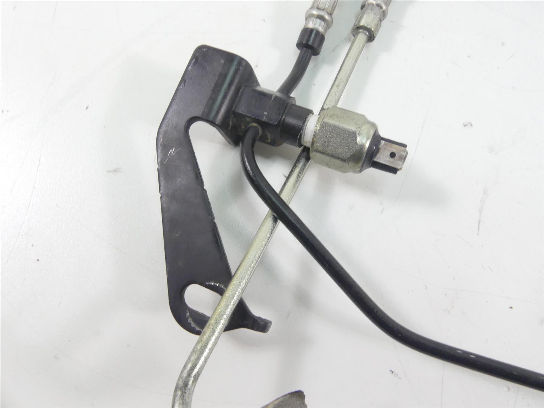 2009 Harley FLHTCU SE4 CVO E-Glide Rear Abs Brake Line Set 40611-09 40610-09 {{ shop.shopifyCountryName }} - Mototech271