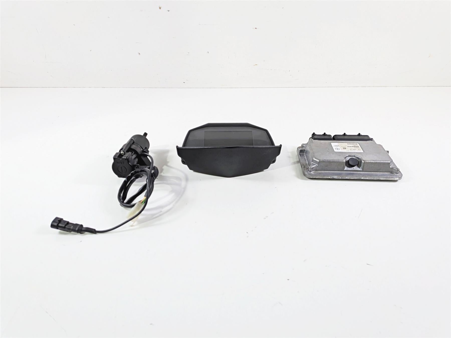 2018 Aprilia RSV4 RR Speedometer Cdi Ignition Switch Key Set 858580 2D000556 {{ shop.shopifyCountryName }} - Mototech271