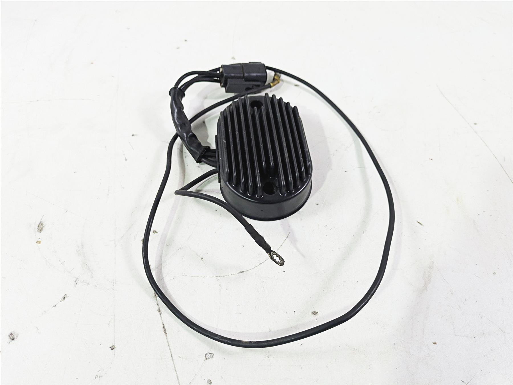 2004 Harley Softail FLSTF Fat Boy Rectifier Voltage Regulator 74540-01 {{ shop.shopifyCountryName }} - Mototech271