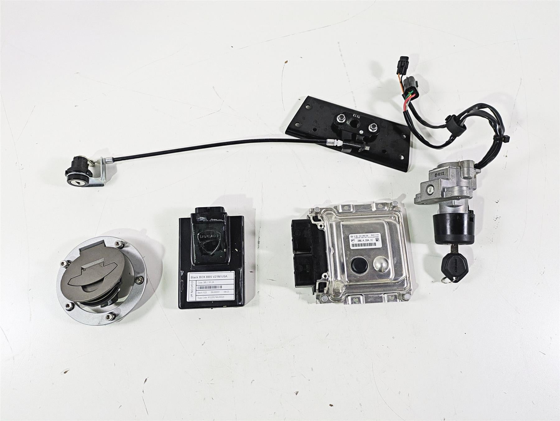 2023 Ducati Monster 937 SP Cdi & Bbox & Ignition Switch Set 28643341C {{ shop.shopifyCountryName }} - Mototech271
