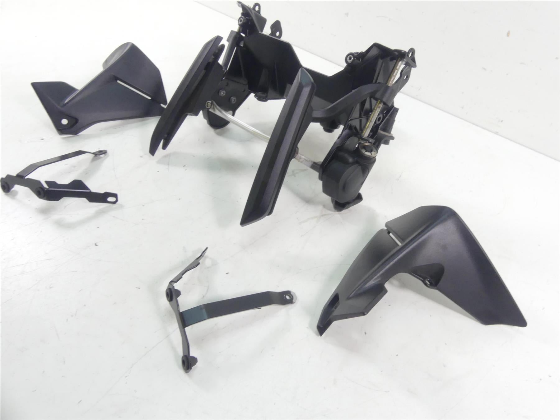2017 BMW R1200GS GSW K50 Front Windshield Adjustment Stay Mount 46638561351 {{ shop.shopifyCountryName }} - Mototech271