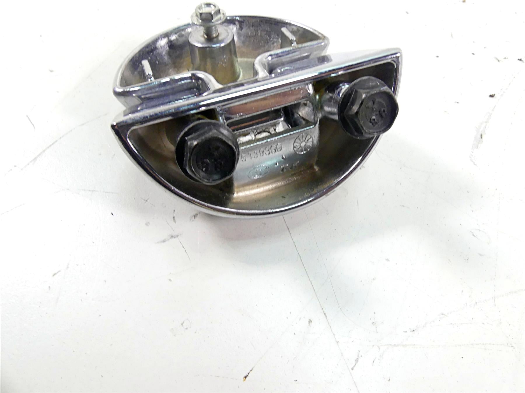 2019 Indian Chieftain Classic Left Saddlebag Latch Hinge Set 5138397 5138399 {{ shop.shopifyCountryName }} - Mototech271