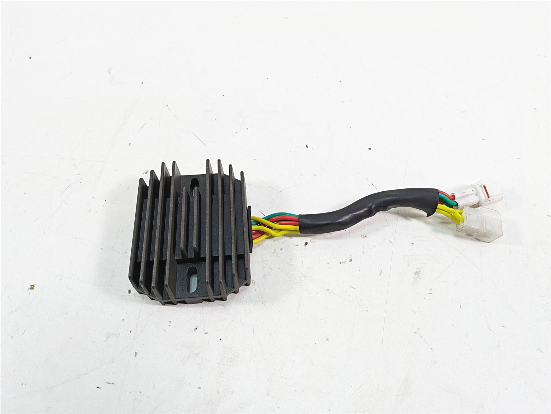 2009 Suzuki GSXR750 K9 Voltage Regulator Rectifier 32800-18H00 32800-47H00 {{ shop.shopifyCountryName }} - Mototech271