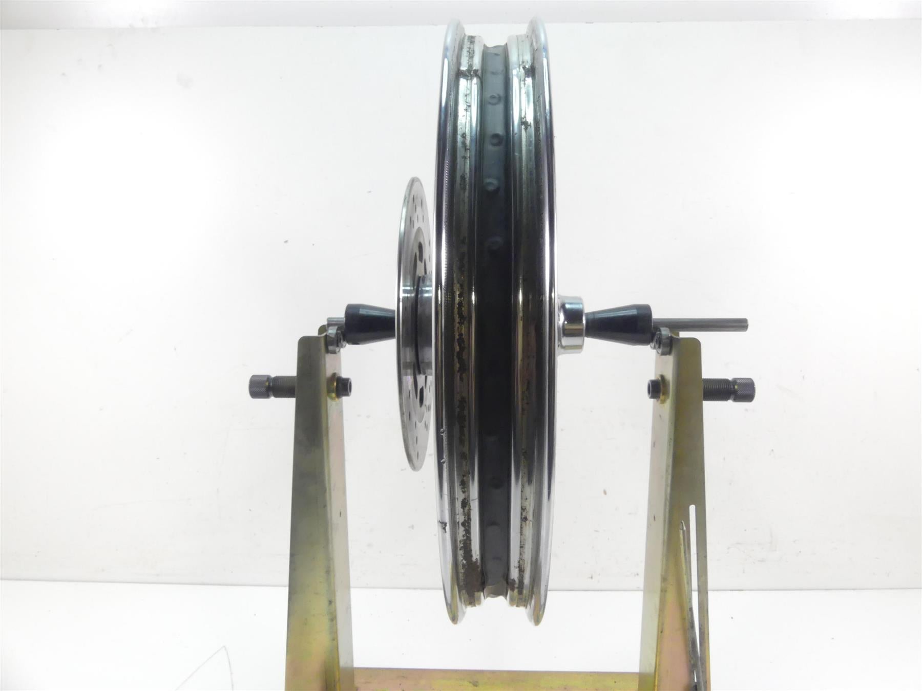 1999 Harley FXSTS Softail Springer 21x2.15 Front Wheel Spoke Rim - Read 43676-88C {{ shop.shopifyCountryName }} - Mototech271