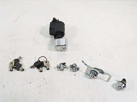 2010 Harley Touring FLHTCU Electra Glide Ignition Switch Key Lock Set 71572-06 {{ shop.shopifyCountryName }} - Mototech271