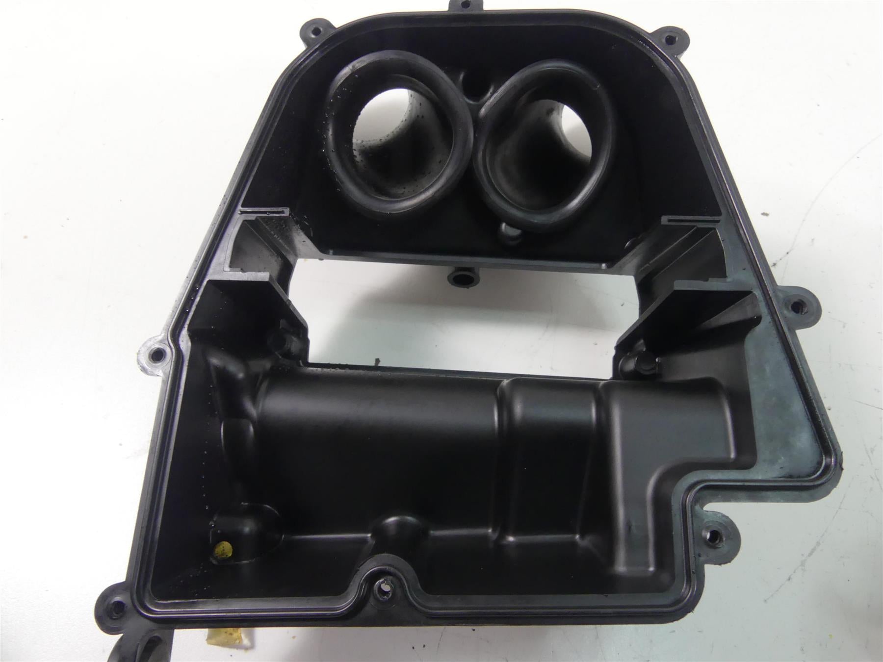 2017 Triumph Thruxton 1200 R Air Box Cleaner Breather Filter T2201106 {{ shop.shopifyCountryName }} - Mototech271