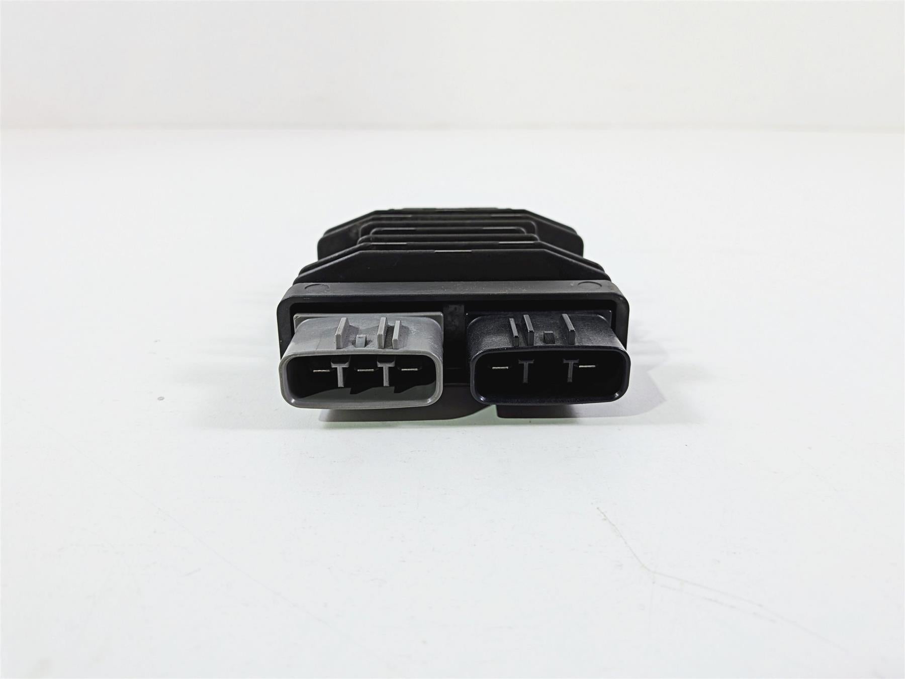 2022 Triumph Tiger 900 GT Pro Rectifier Voltage Regulator T1300675 FH027AA {{ shop.shopifyCountryName }} - Mototech271