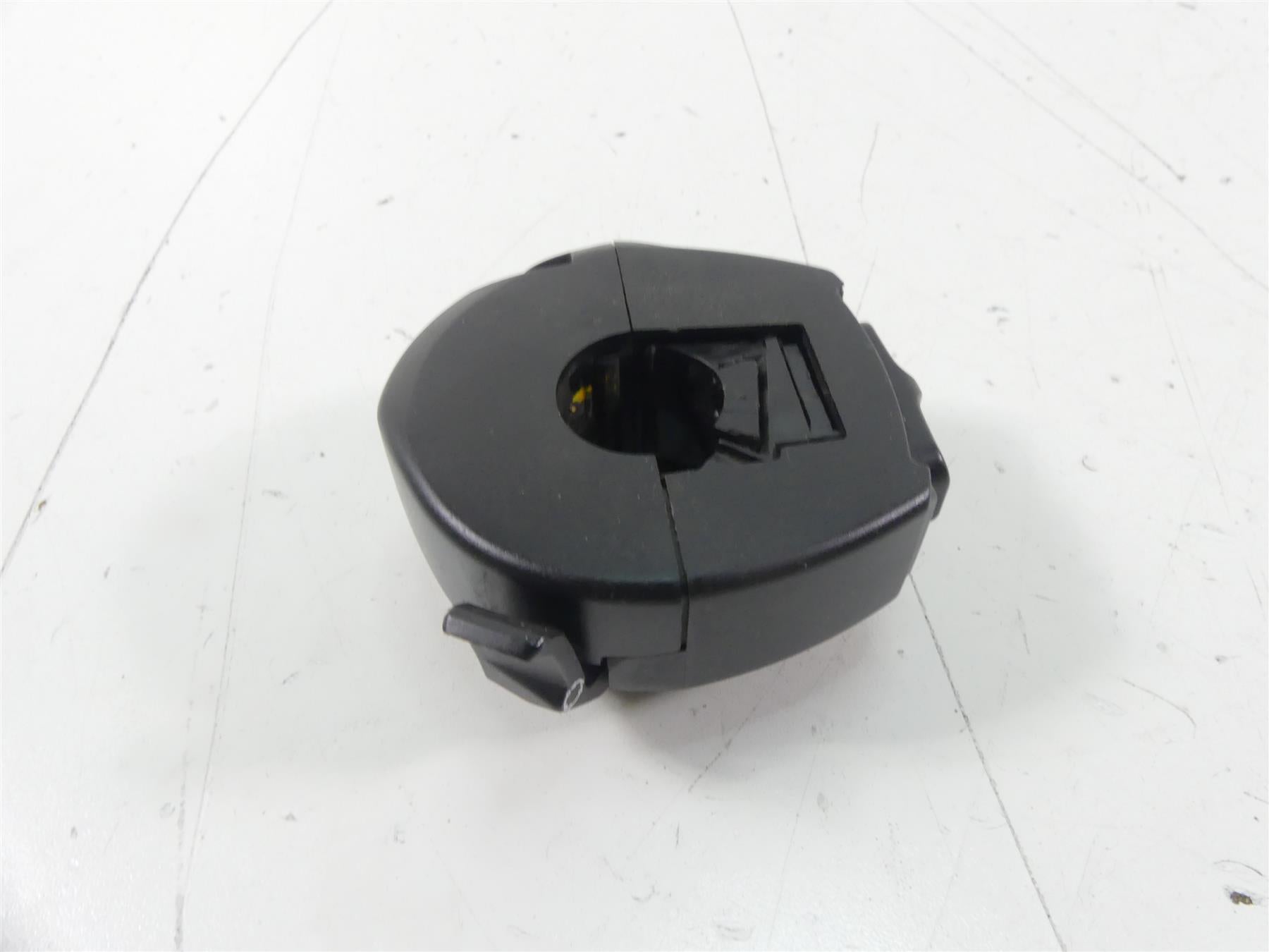 2019 Indian Motorcycle Co. FTR1200 Right Hand Start Kill Control Switch 2414355 {{ shop.shopifyCountryName }} - Mototech271
