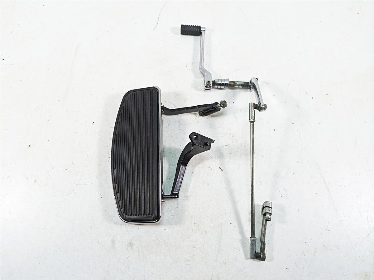2010 Harley Touring FLHTCU Electra Glide Left Floorboard + Shift Lever 33895-82E {{ shop.shopifyCountryName }} - Mototech271