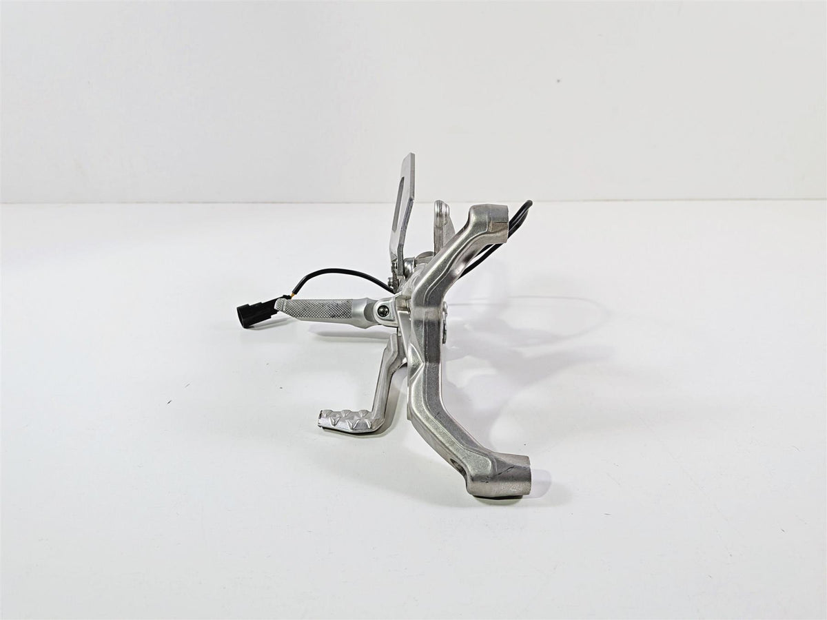 2019 Ducati 959 Panigale Right Foot Peg Mount & Brake Pedal Set 8291E071AA {{ shop.shopifyCountryName }} - Mototech271