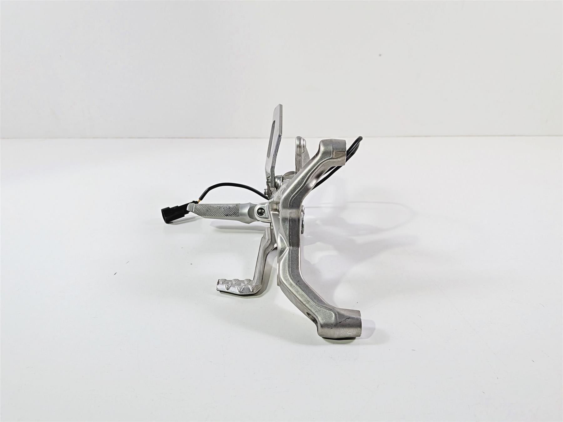 2019 Ducati 959 Panigale Right Foot Peg Mount & Brake Pedal Set 8291E071AA {{ shop.shopifyCountryName }} - Mototech271