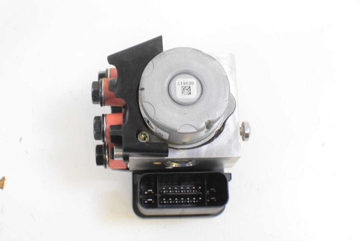 2018 Triumph Street Triple 765 RS ABS Brake Pump Module ATE T2025959 {{ shop.shopifyCountryName }} - Mototech271