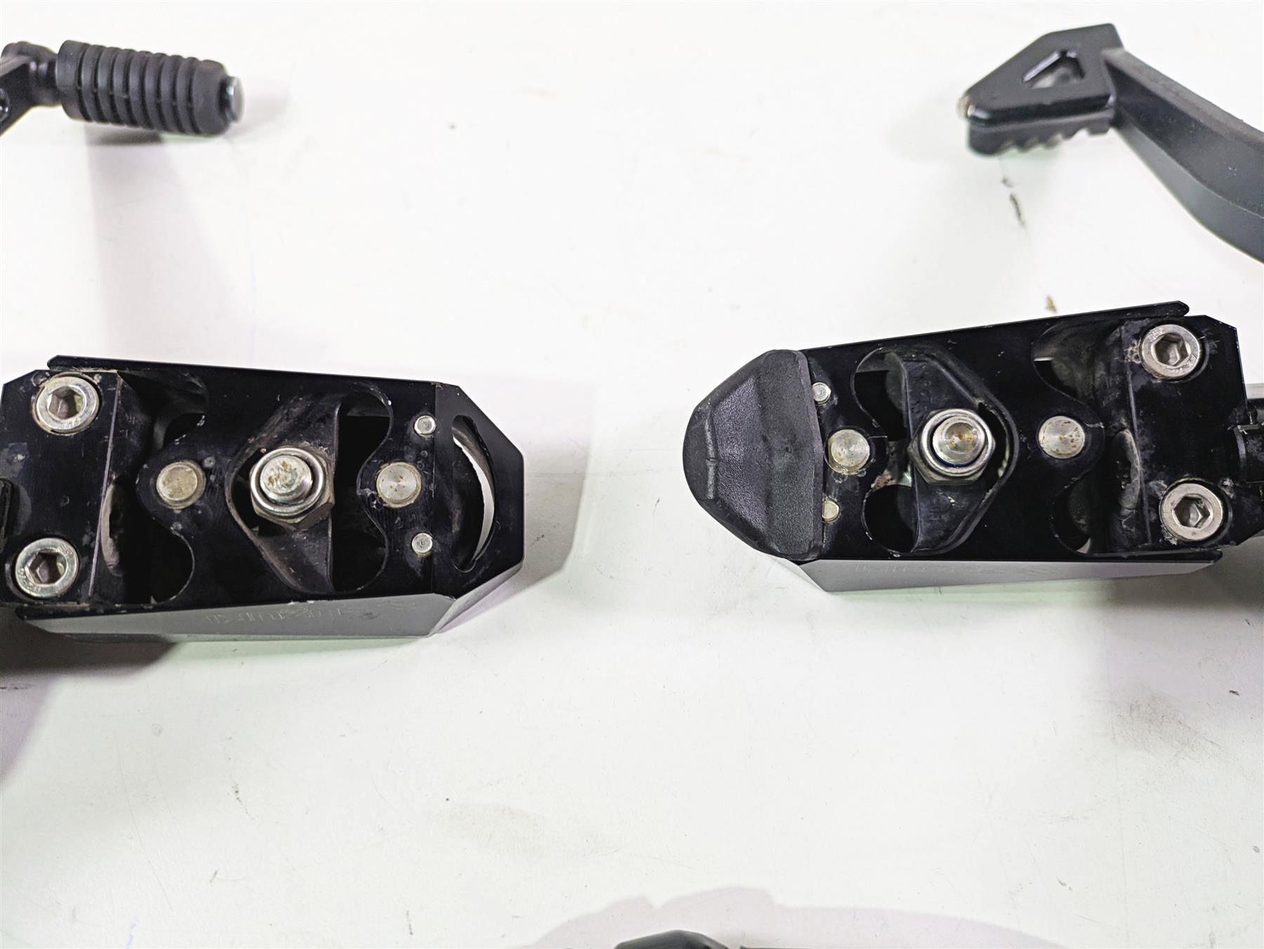 2020 Suzuki V-Strom 1050 XT Front Footpeg Brake Shift Lever Set 43521-06G01-YAP {{ shop.shopifyCountryName }} - Mototech271