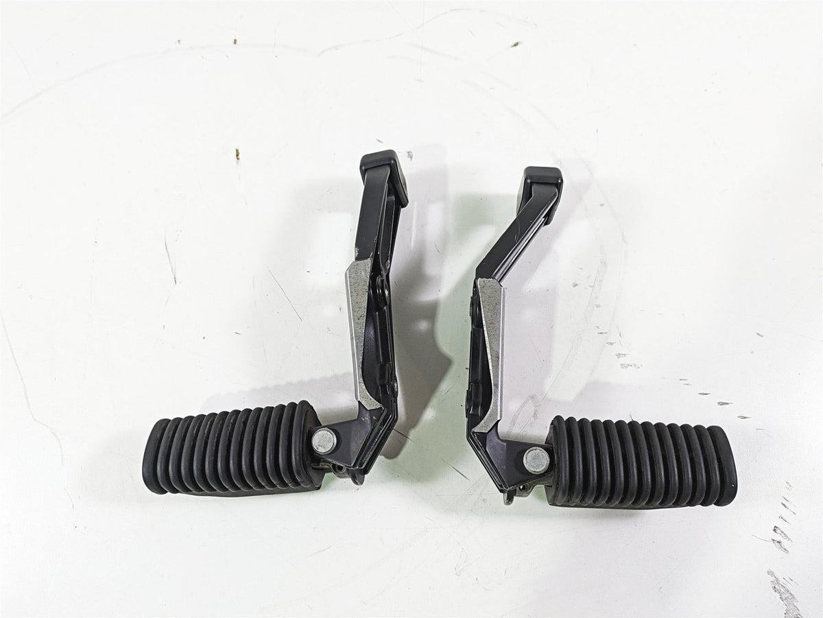 2004 BMW R1150GS R21 Passenger Footpeg Foot Peg Set 46712314761 46712314762 {{ shop.shopifyCountryName }} - Mototech271