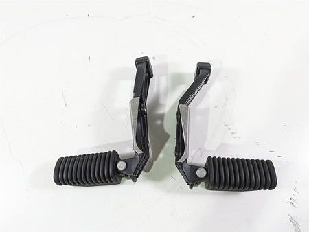 2004 BMW R1150GS R21 Passenger Footpeg Foot Peg Set 46712314761 46712314762 {{ shop.shopifyCountryName }} - Mototech271