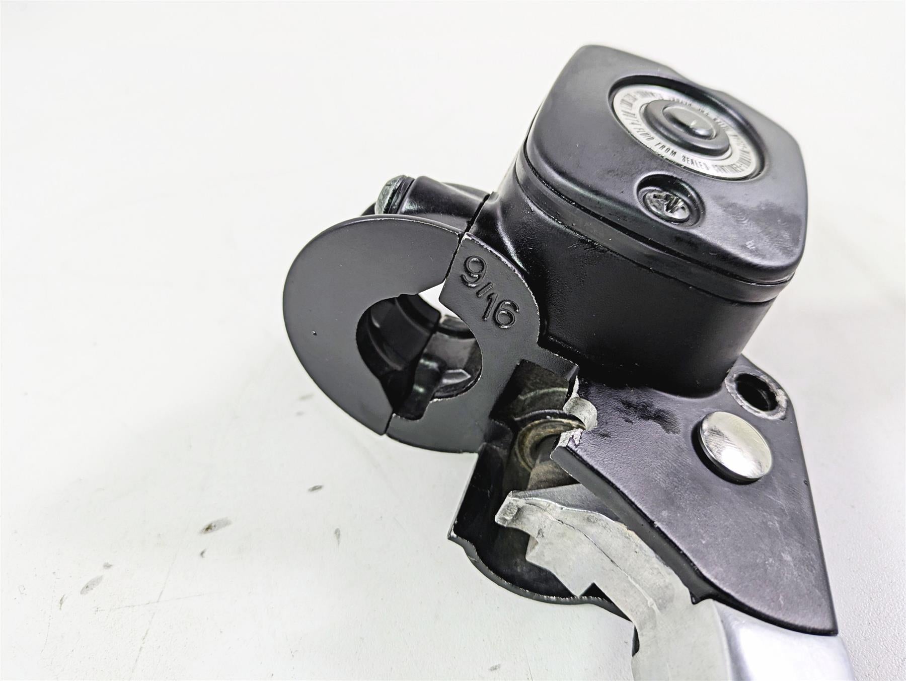 2014 Harley FLS Softail Slim Front Brake Master Cylinder 9/16" 45029-11D {{ shop.shopifyCountryName }} - Mototech271
