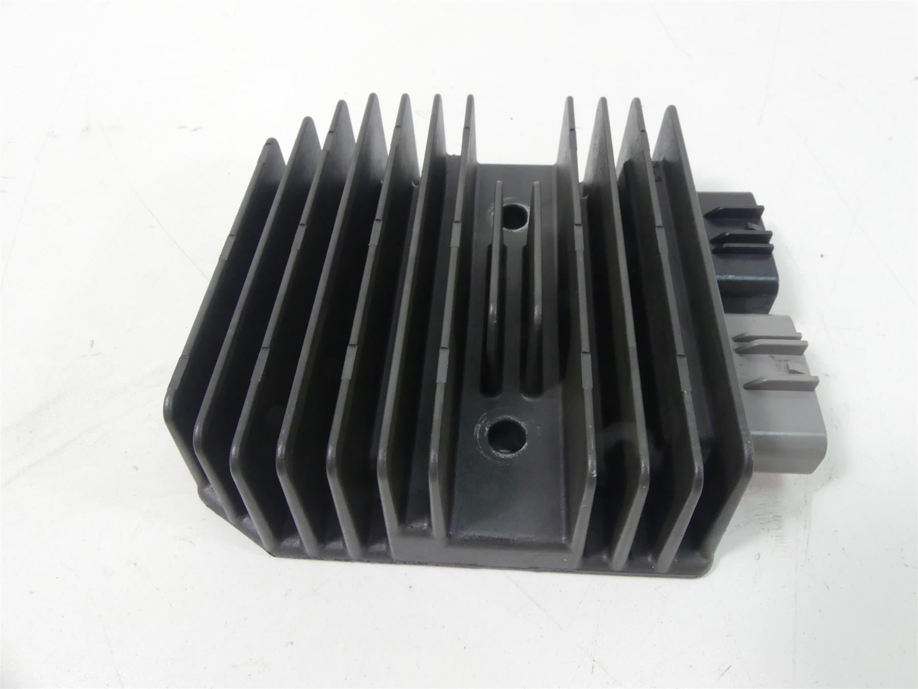 2020 Can-Am Commander 1000R XT Rectifier Voltage Regulator FH024AA 710005842 {{ shop.shopifyCountryName }} - Mototech271