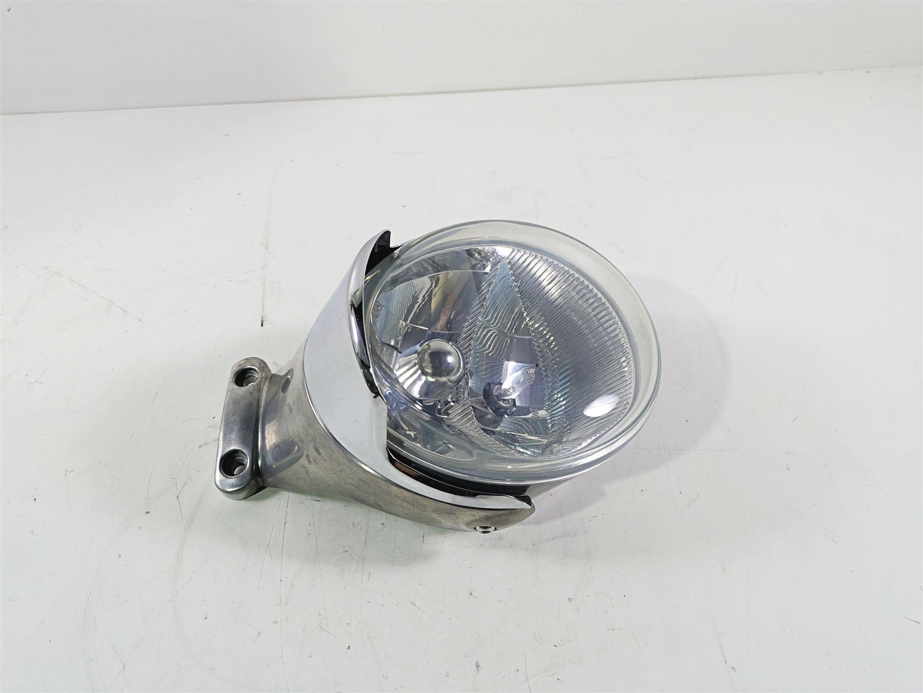 2006 Harley VRSCR Street V-Rod Headlight Head Light Lamp & Mount 68880-01 {{ shop.shopifyCountryName }} - Mototech271