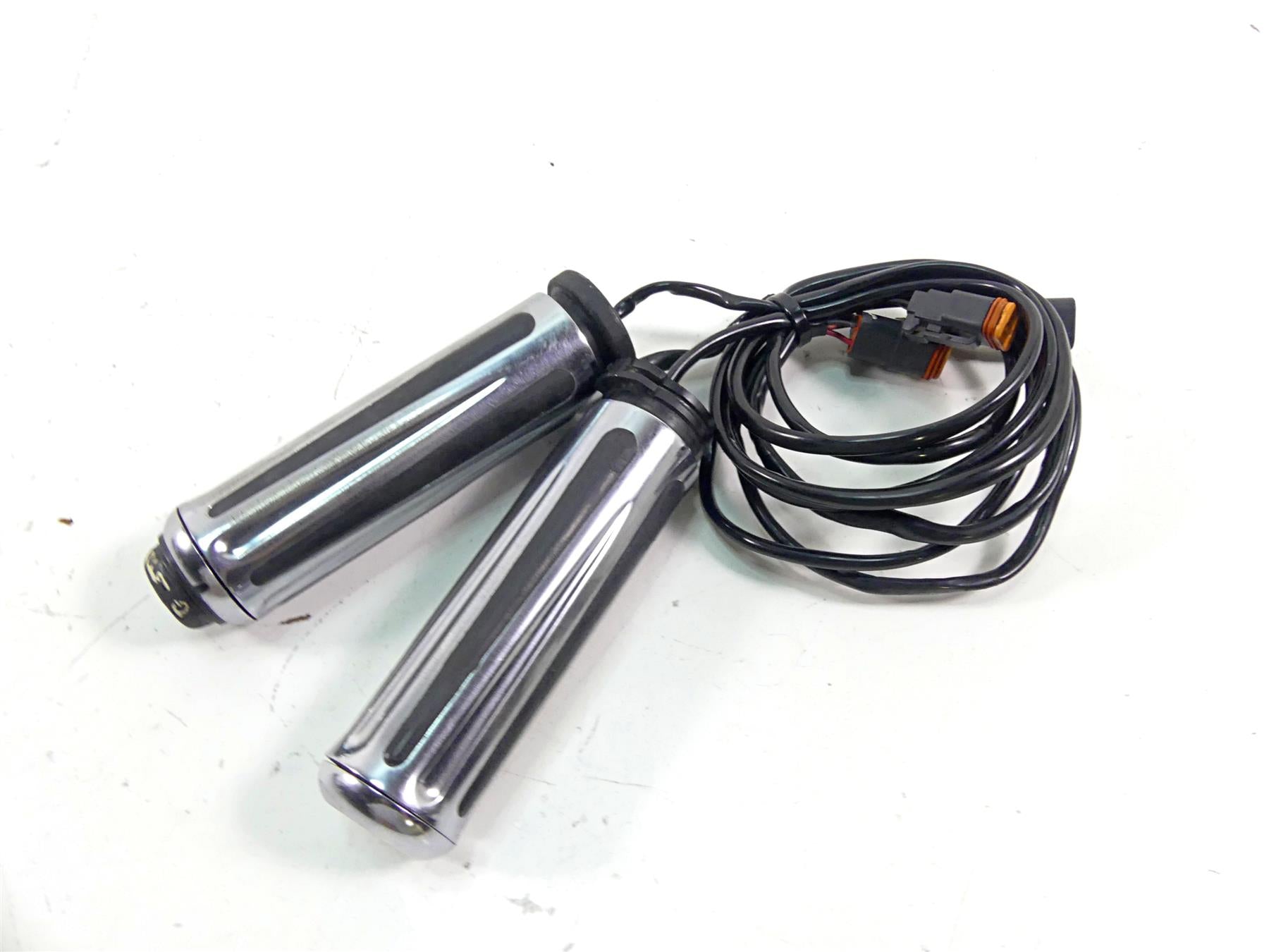 2006 Harley Touring FLHTCU SE E-Glide Left Right Heated Hand Grip Set 56771-06 {{ shop.shopifyCountryName }} - Mototech271