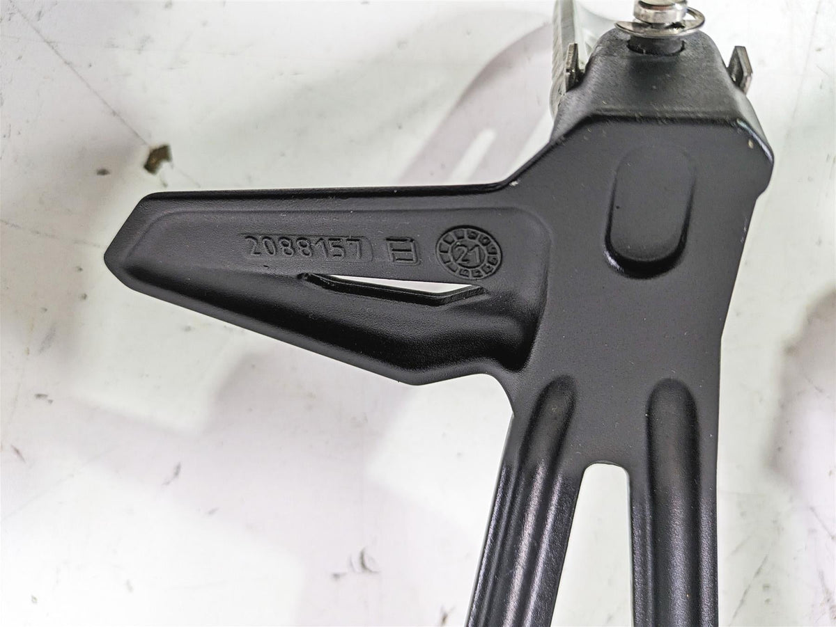 2023 Triumph Street Triple 765 RS Rear Passenger Footpeg Set T2088156 T2088157 {{ shop.shopifyCountryName }} - Mototech271