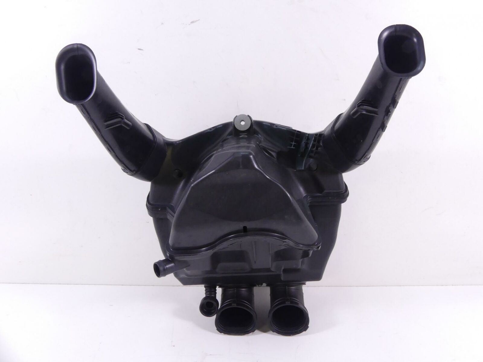 2020 BMW F900 R F900R K83 Air Cleaner Breather Filter Box Housing 8404342 {{ shop.shopifyCountryName }} - Mototech271