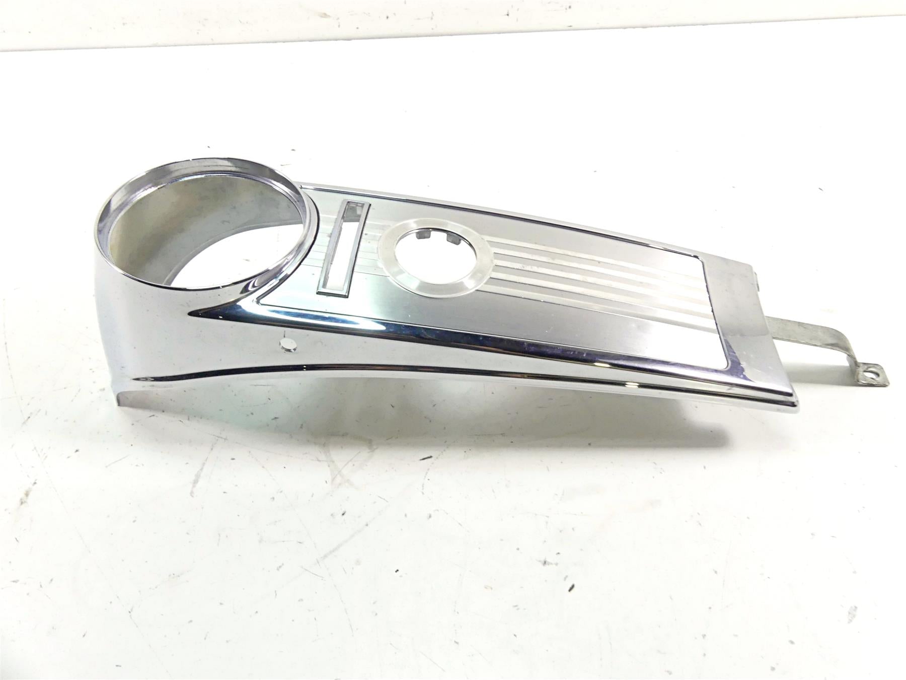 2010 Harley Touring FLHRC Road King Fuel Tank Cover Console Dash 60960-08 {{ shop.shopifyCountryName }} - Mototech271