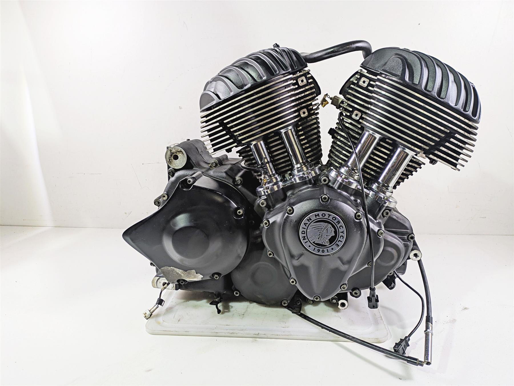 2018 Indian Springfield Dark Horse Engine Transmission 111ci - For Parts 2208414 {{ shop.shopifyCountryName }} - Mototech271