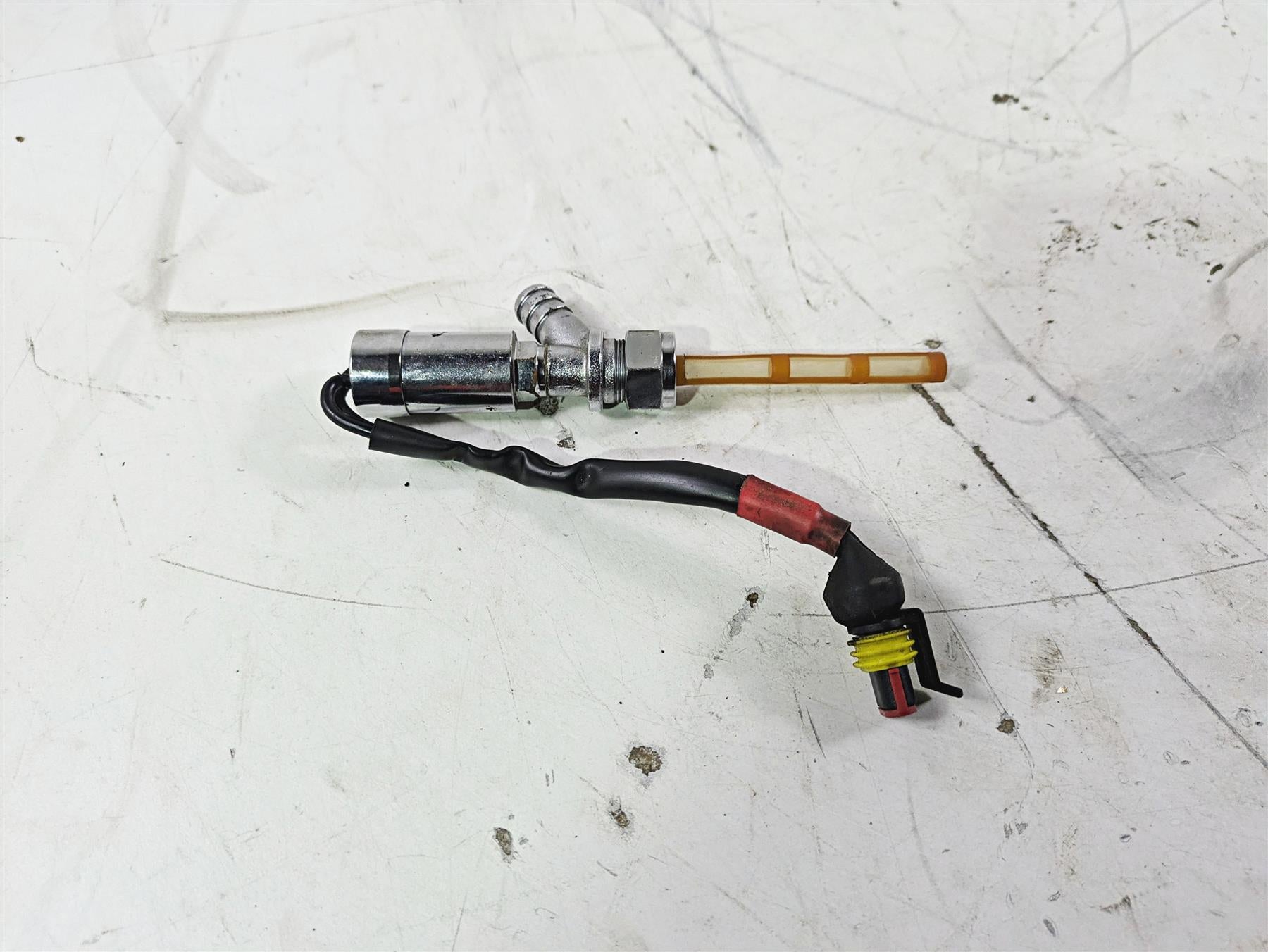 1998 Moto Guzzi California 1100 EV Fuel Gas Petrol Valve Petcock GU03105300 {{ shop.shopifyCountryName }} - Mototech271