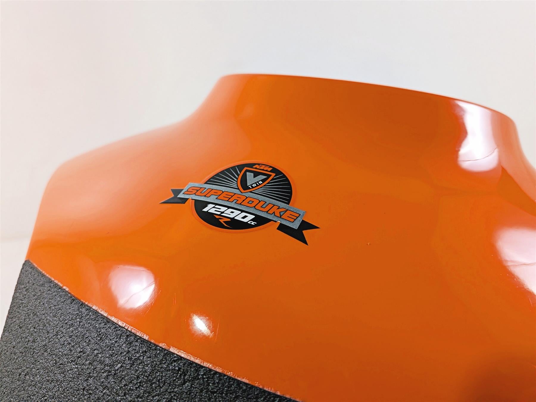 2015 KTM 1290 R Super Duke Fuel Gas Petrol Tank & Upper Cover 6130701304430A-Mototech271