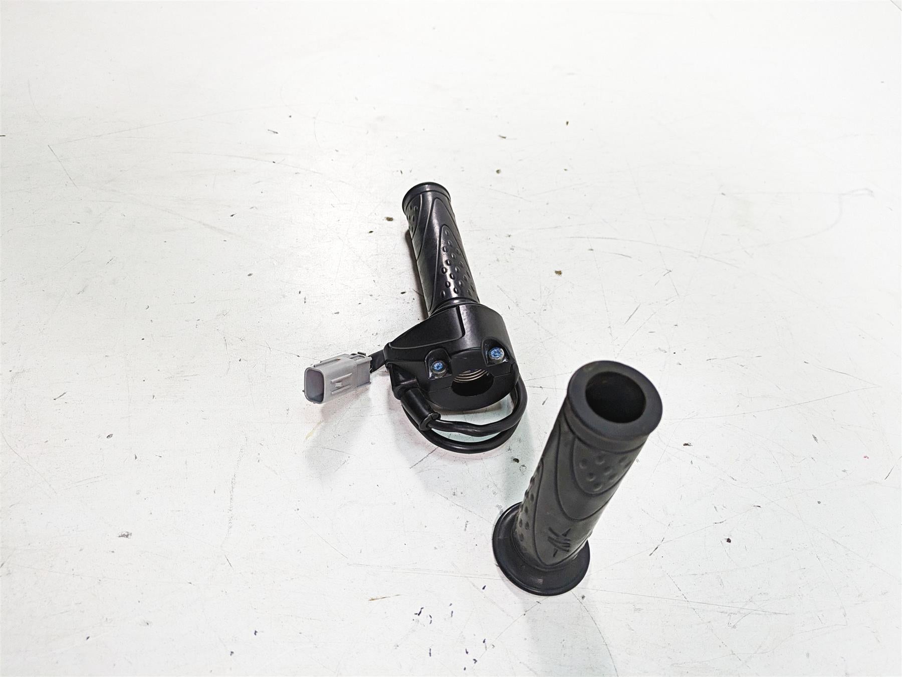 2013 MV Agusta F3 675 ERA Ride Fly By Throttle Sensor & Grips Set 8E00B5444 {{ shop.shopifyCountryName }} - Mototech271