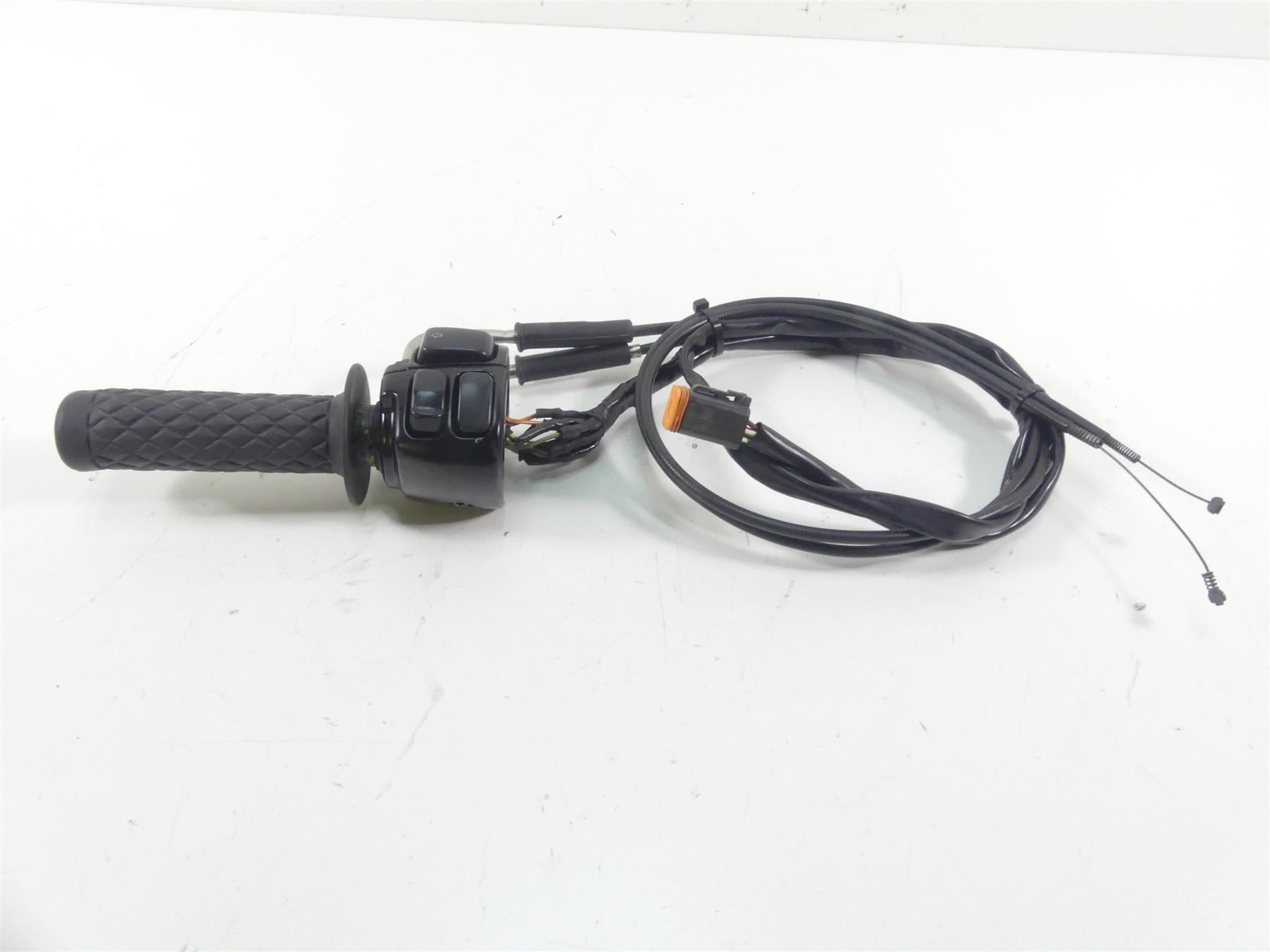 2003 Harley Dyna 100TH FXDL Low Rider Right Hand Control Switch - Read 71589-96B {{ shop.shopifyCountryName }} - Mototech271