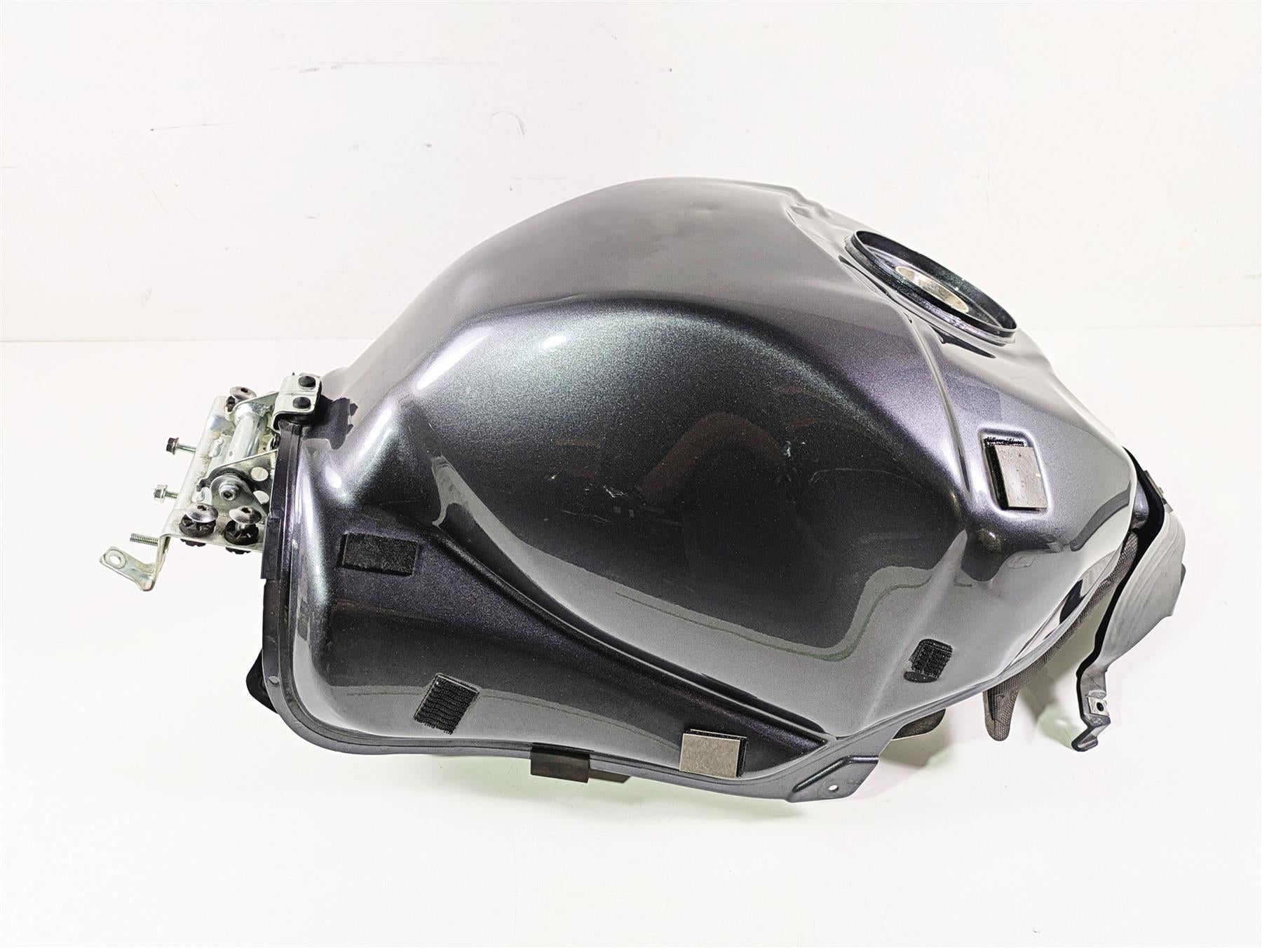 2023 Suzuki GSX1300 RR Hayabusa Fuel Gas Petrol Tank - Read 44100-10L00 {{ shop.shopifyCountryName }} - Mototech271