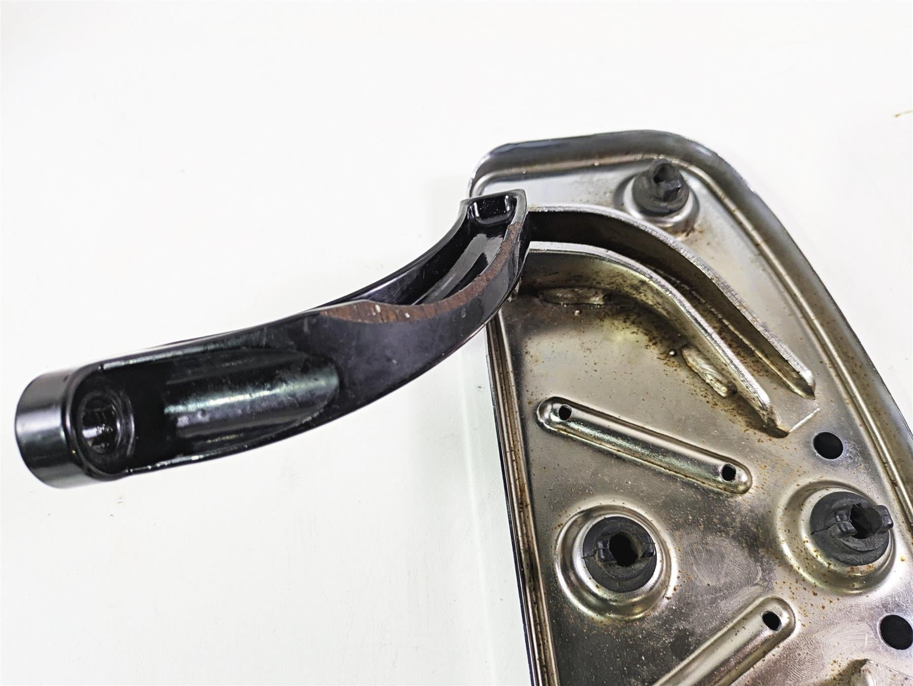 2016 Harley Touring FLHR Road King Front Right Floorboard & Brake Ped 50621-06A {{ shop.shopifyCountryName }} - Mototech271