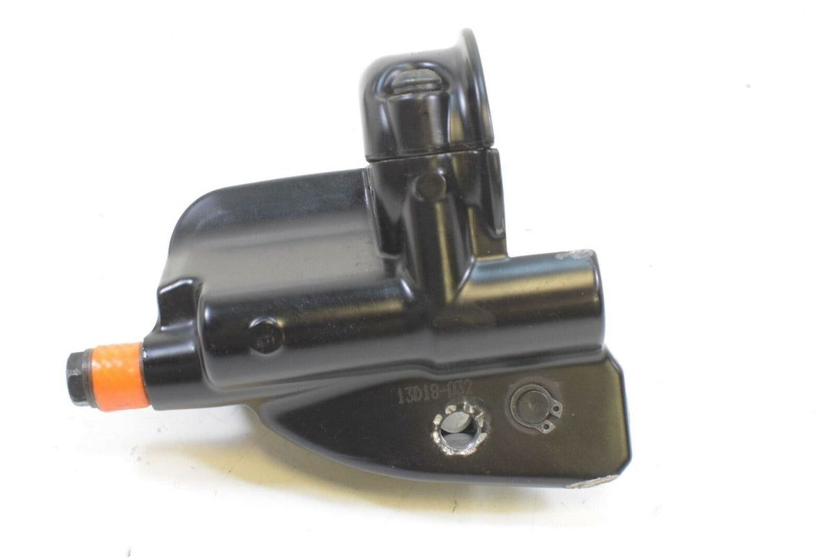 2013 Harley Touring FLHTCU Electra Glide Front Brake Master Cylinder 42862-06B {{ shop.shopifyCountryName }} - Mototech271