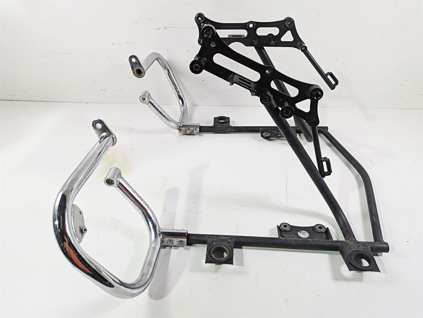 2008 Kawasaki VN1600 Vulcan Nomad Saddlebag Rack Carrier Pannier Set 39137-0009 {{ shop.shopifyCountryName }} - Mototech271