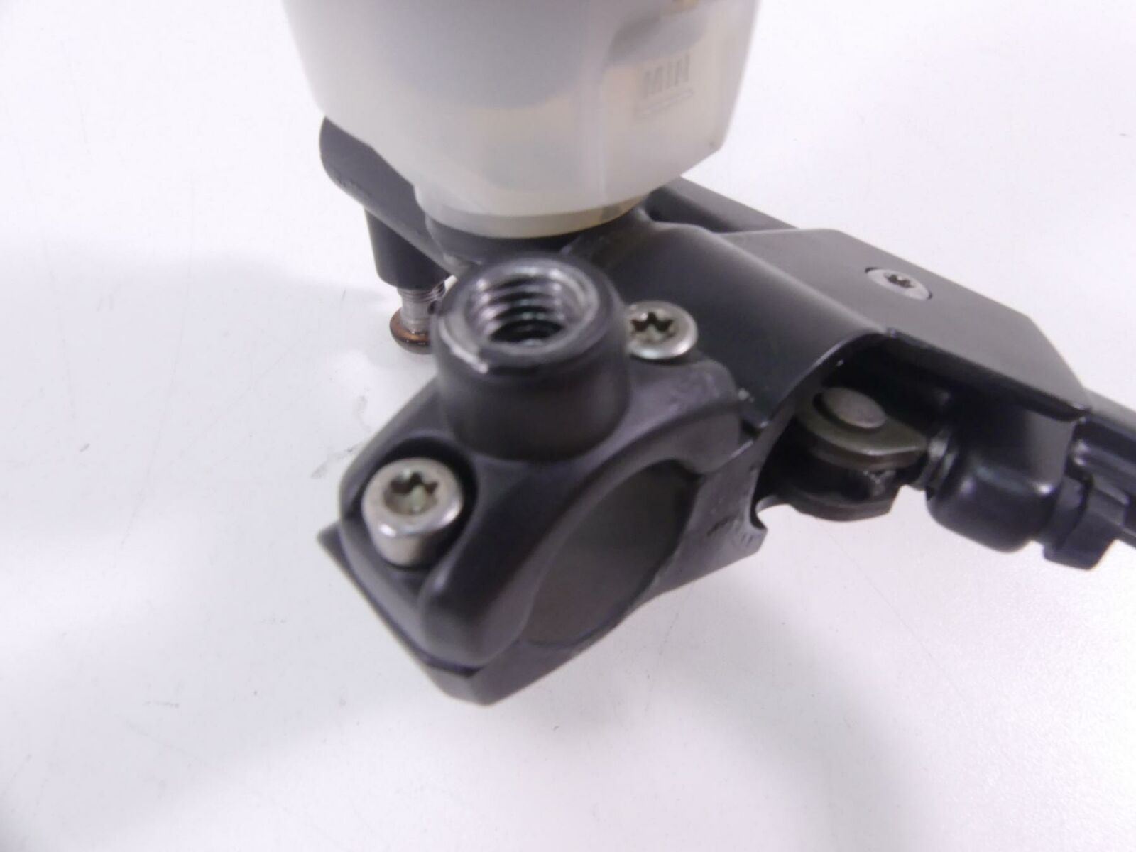 2008 BMW R1200R K27 Front Brake Master Cylinder + Lever 16mm 32727727032 {{ shop.shopifyCountryName }} - Mototech271