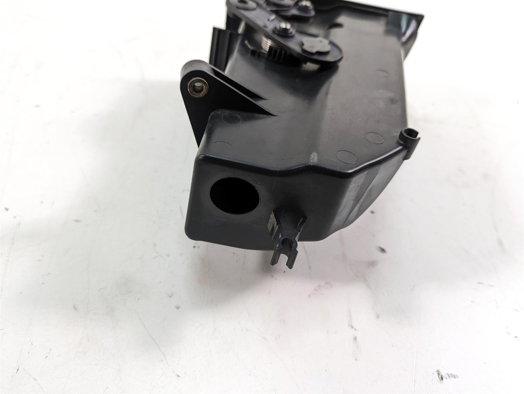2014 Harley Touring FLHTK Electra Glide Media Phone Compartment Box 76000117 {{ shop.shopifyCountryName }} - Mototech271