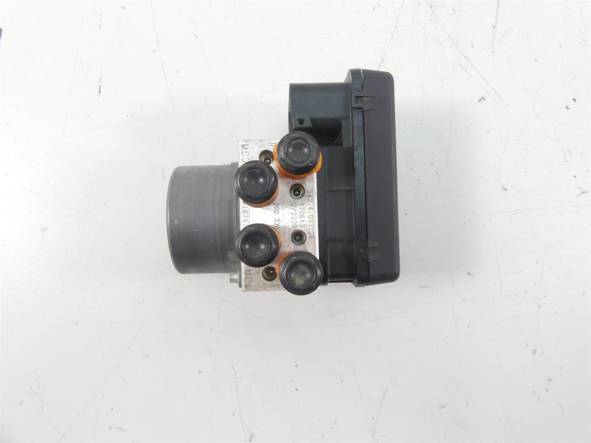 2018 Ducati Hypermotard 939 SP Abs Brake Pump Control Unit Module 54240402A {{ shop.shopifyCountryName }} - Mototech271