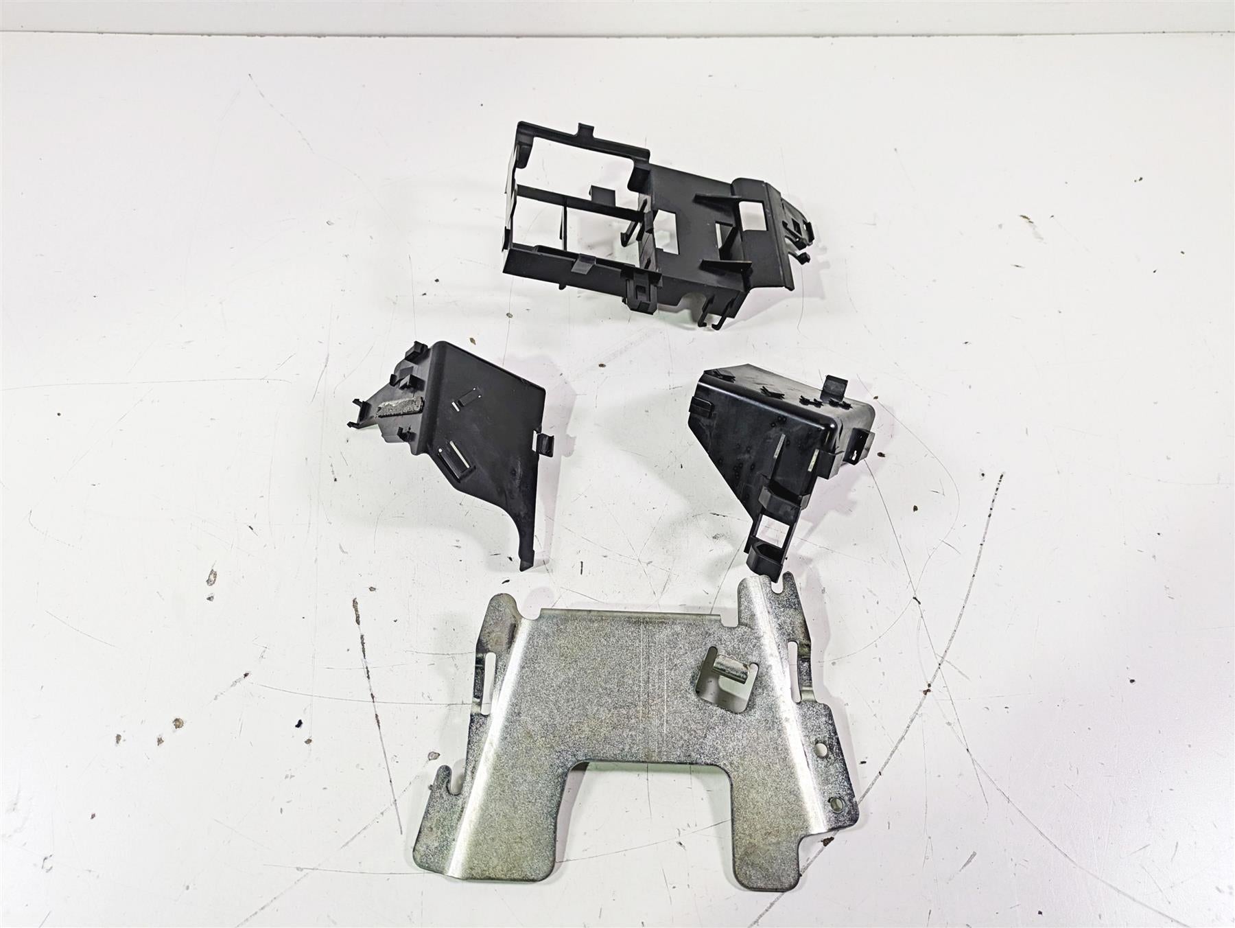 2012 Harley VRSCF Muscle V Rod Electrical Battery Holder Stay Set 70393-07 {{ shop.shopifyCountryName }} - Mototech271