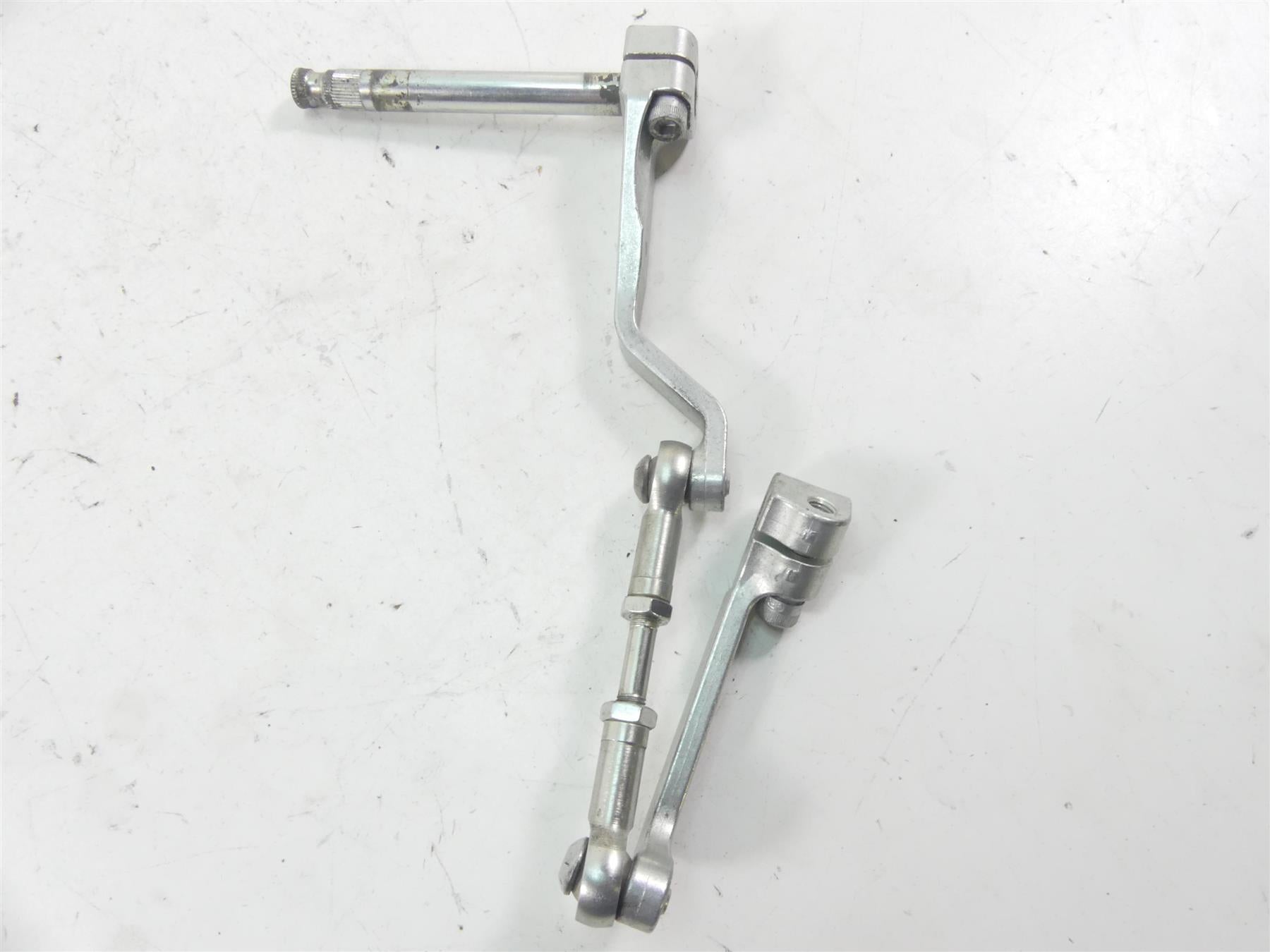 2018 Harley Softail FXBB Street Bob Left Foot Peg & Shifter Linkage 50500603 {{ shop.shopifyCountryName }} - Mototech271