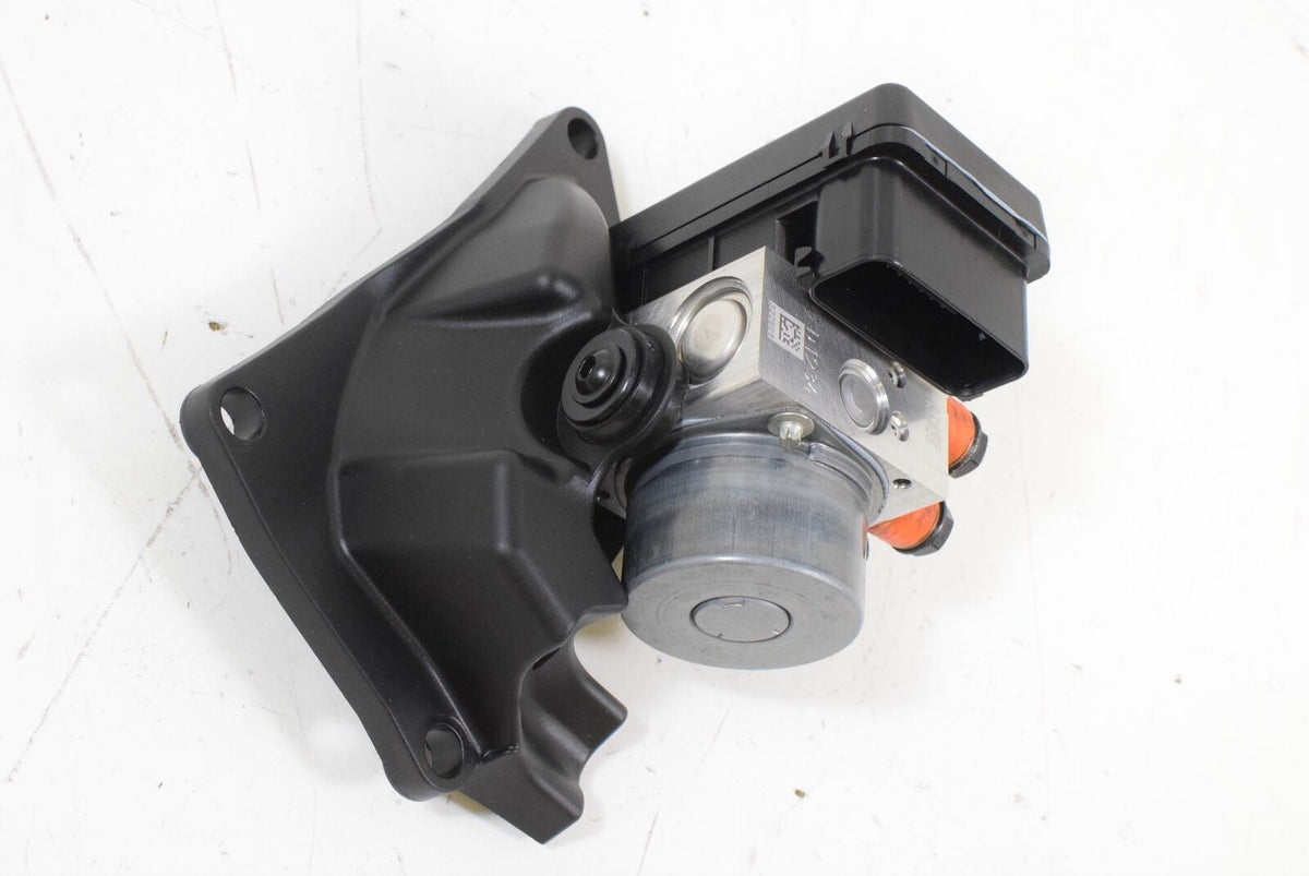 2018 Ducati Panigale 959 ABS Brake Pump Module 54240421C {{ shop.shopifyCountryName }} - Mototech271