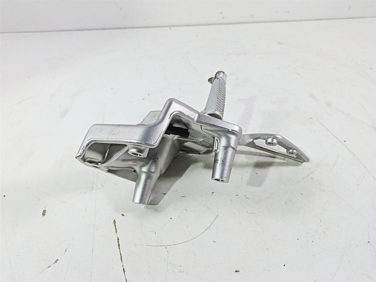 2016 BMW F800R K73 Right Front Rider Footpeg Foot Peg Rear 8527864 46718534960 {{ shop.shopifyCountryName }} - Mototech271