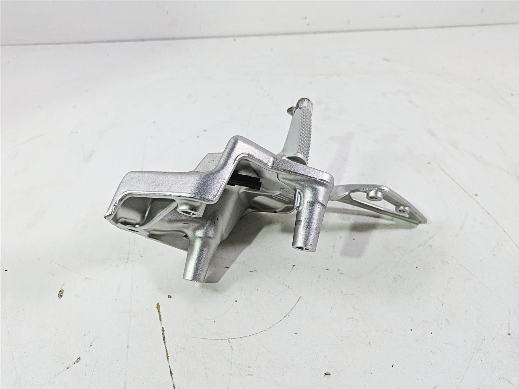 2016 BMW F800R K73 Right Front Rider Footpeg Foot Peg Rear 8527864 46718534960 {{ shop.shopifyCountryName }} - Mototech271
